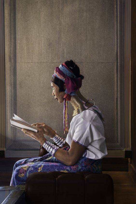 To_Read_is_to_Fly._Chiang_Mai__Thailand._Steve_McCurry.jpg