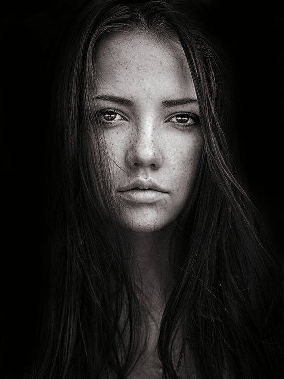 Nadya_in_Black_by_Sean_Archer.jpg