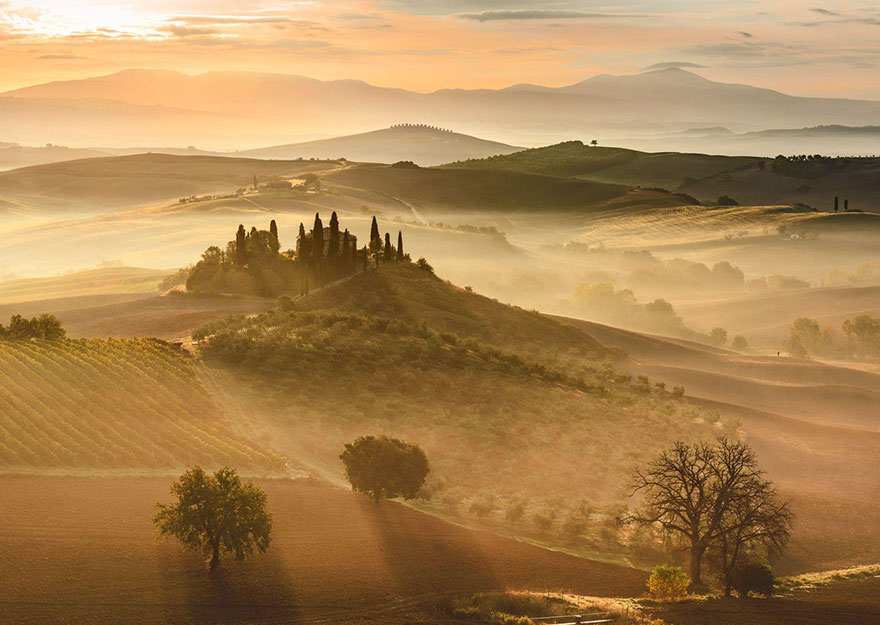 Golden_Sunrise__Tuscany__Italy._By_Giovanni_Modesti.jpg