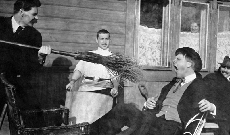 The_first_Russian_revolution._Writer_Maxim_Gorky_prods_opera_singer_Feodor_Chaliapin_with_a_broom__1905..jpg
