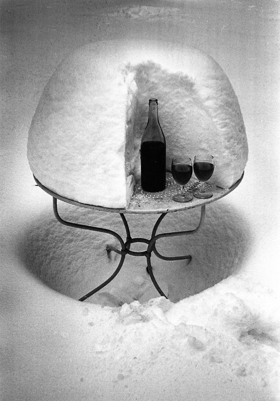 Fresh_wine__1970___by_Robert_Doisneau__1912_____1994___French.jpg
