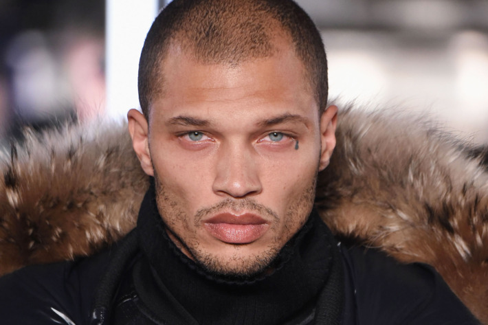 jeremy_meeks_hot_felon_nyfw_02.w710.h473.jpg