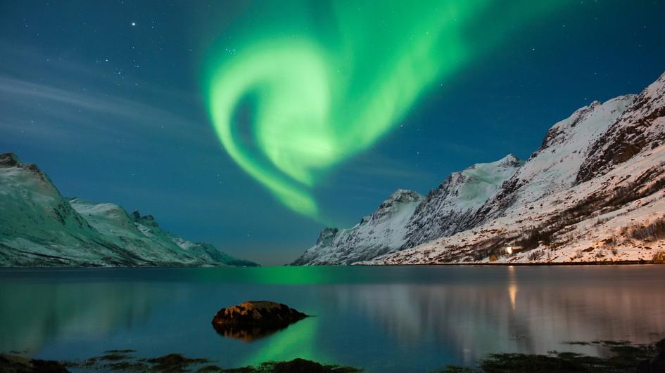 norway_northern_lights.adapt.945.1.jpg