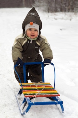 baby_playing_snow.jpg