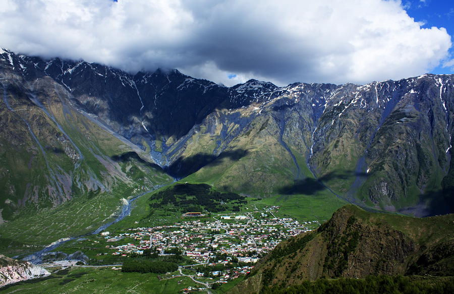 Khevi__Georgia_____Mountainous_Town_Stepantsminda.jpg