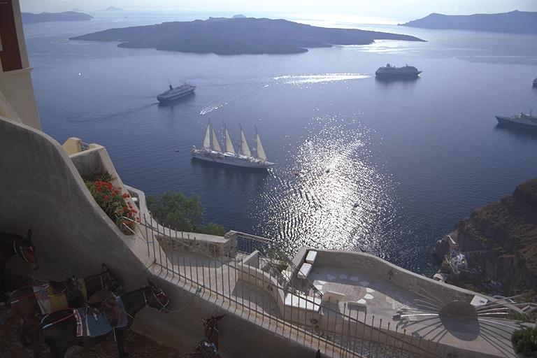 santorin_kaldera2.jpg
