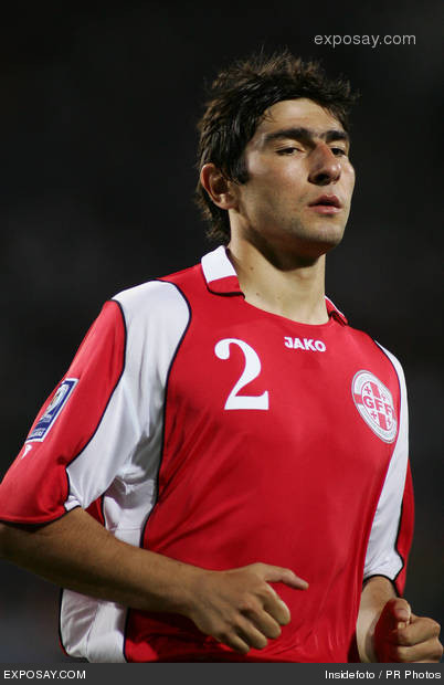 ucha_lobjanidze_2008_soccer_fifa_2010_world_cup_qualifiier_italy_vs_georgia_september_10_2008_shigvY.jpg