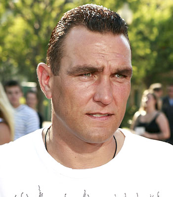 Vinnie_Jones_glassed_in_bar_6391544.jpg