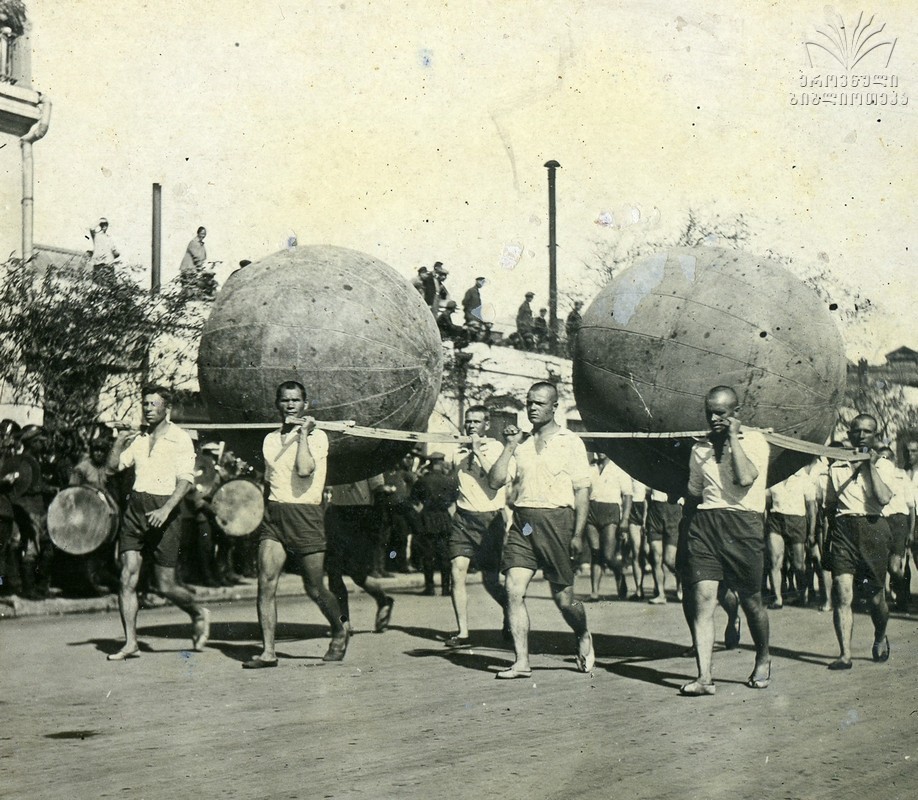 Mzleosnoba145.jpg