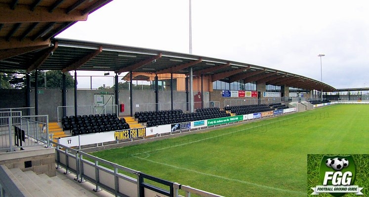 dartford_fc_princes_park_main_stand_1420632106.jpg