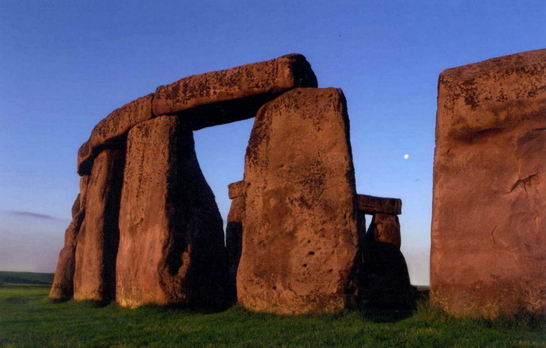 stonehenge.jpg