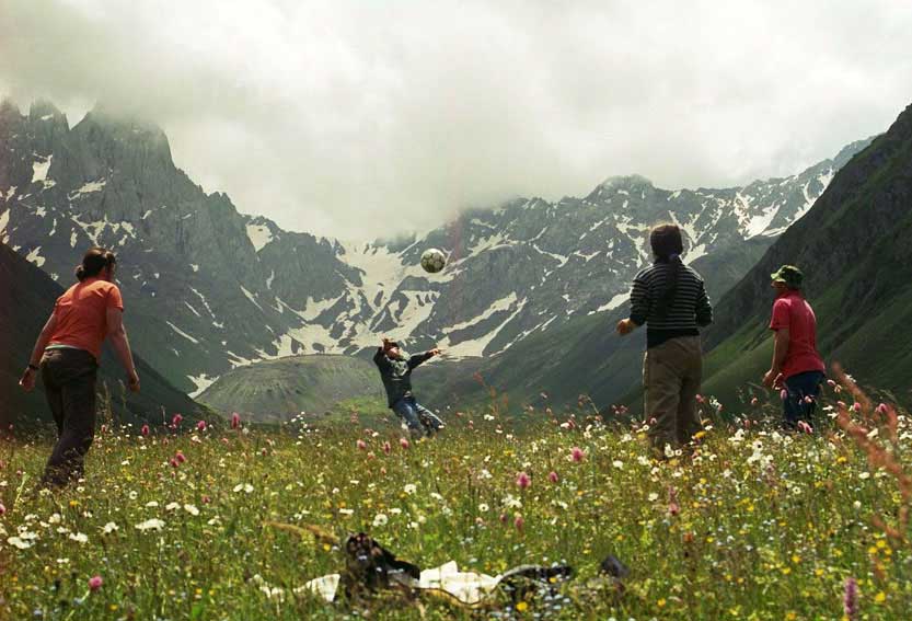 Chaukhi_near_Dshuta11.jpg