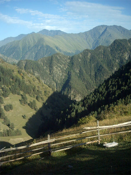 Diklo_to_the_Kakhetian_Range.jpg