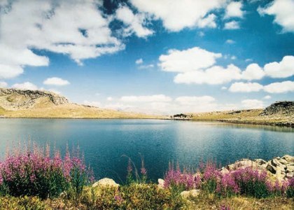 volcano_lake.jpg