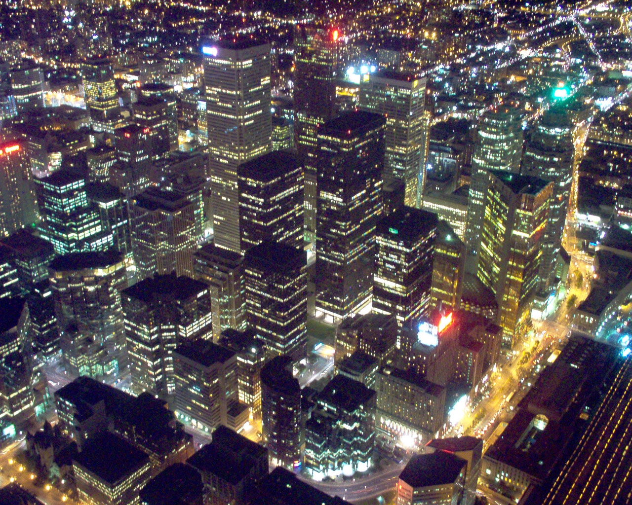 Toronto_Downtown_Core_at_Night.jpg
