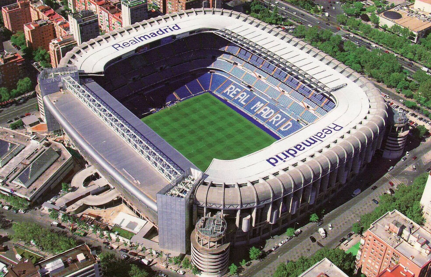 Santiago_Bernabeu_Real_Madrid.jpg