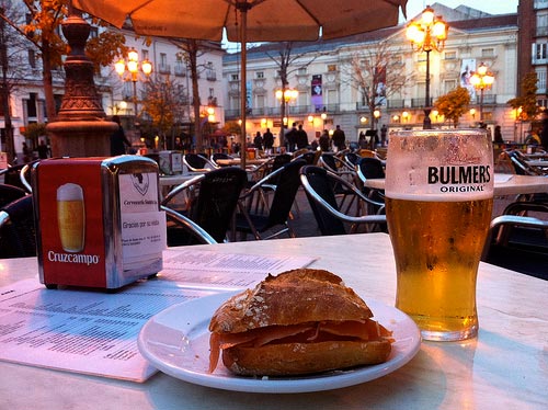 drinking_handcraf_beer_in_madrid.jpg
