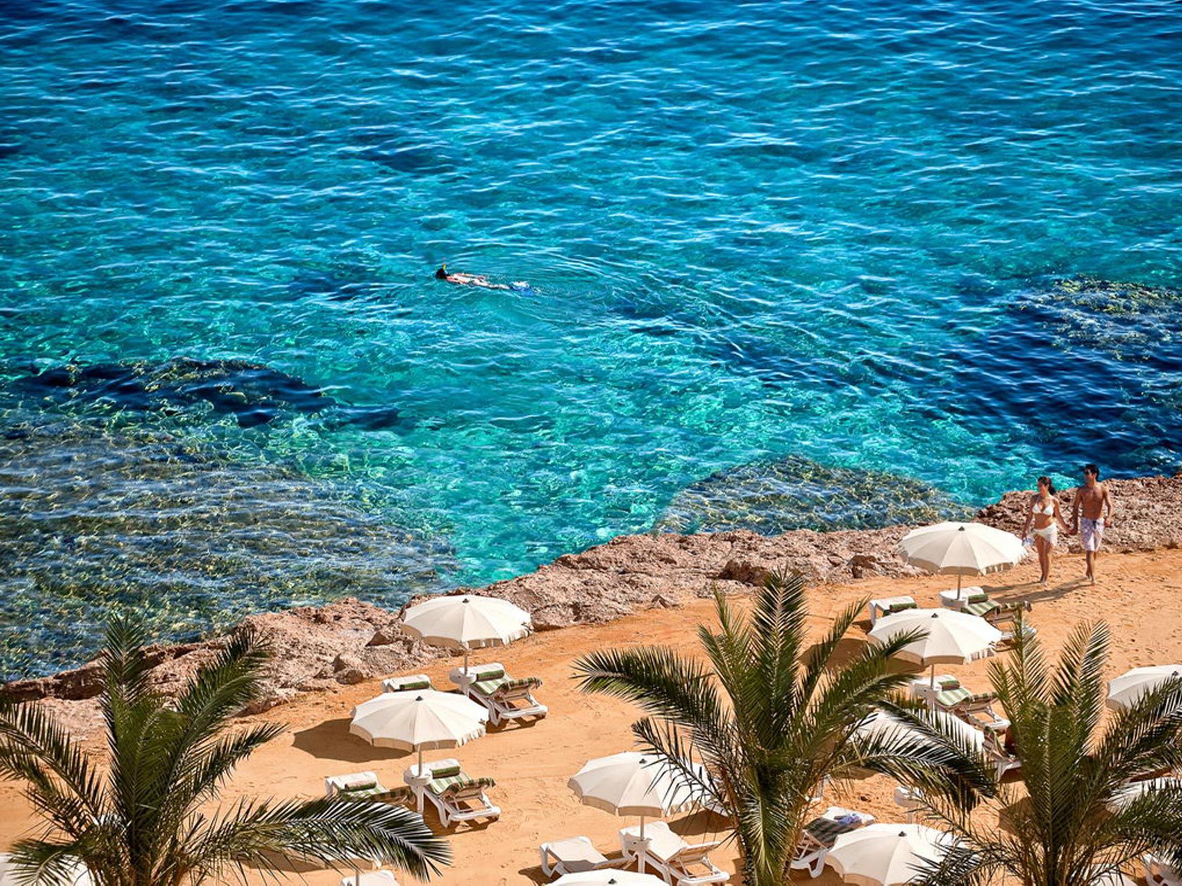 World___Egypt_Winter_holiday_on_the_beach_in_the_resort_of_Hurghada__Egypt_066386_.jpg