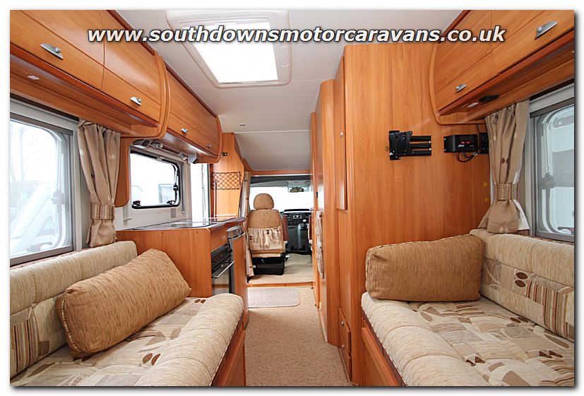 used_home_car_xs22_ford_transit_2_2l_tdci_low_profile_motorhome_u200785_004.jpg
