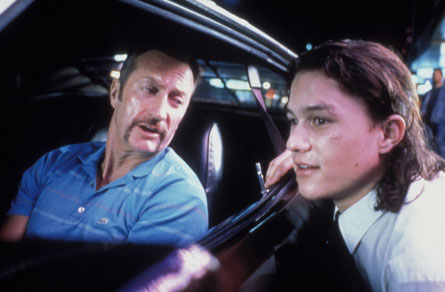 Two_Hands_movie_04.jpg