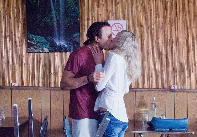 kinopoisk.ru_Candy_409123.jpg
