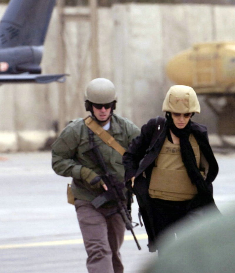 angelina_jolie_helmet_head_07.jpg