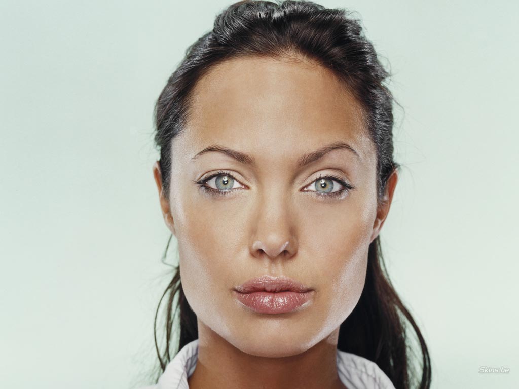 angelina_jolie_1024x768_20523_1_.jpg