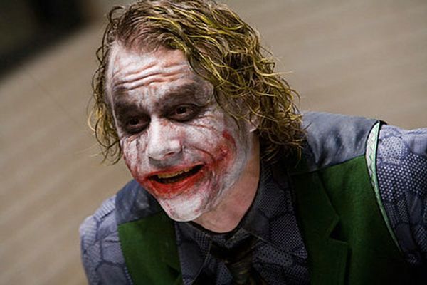 148581_dark_knight_18__1600x1200_.jpg