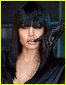 angelina_jolie_green_wig_vanity_fair_02.jpg