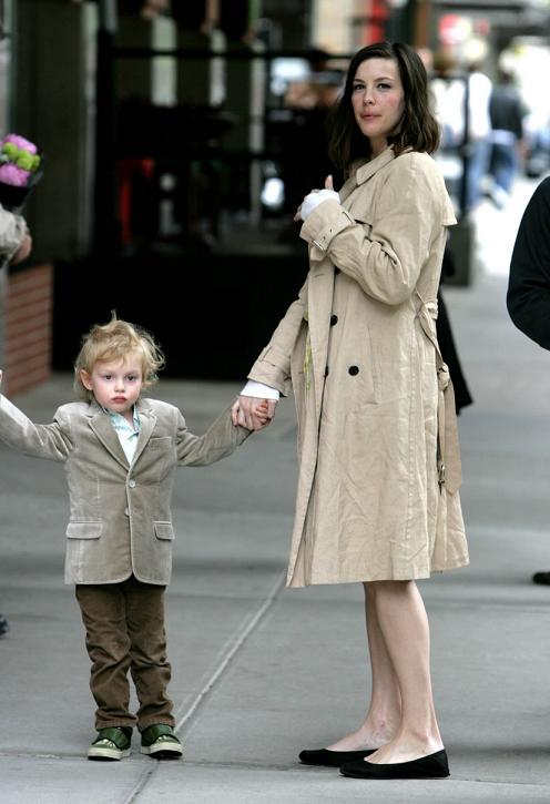 liv_tyler_milo_04.jpg