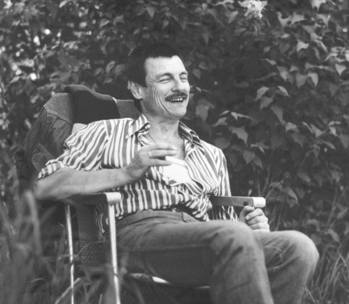 689px_Tarkovsky_v_kresle.jpg
