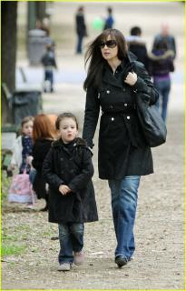 la_fille_de_monica_bellucci_et_vincent_cassel.jpg