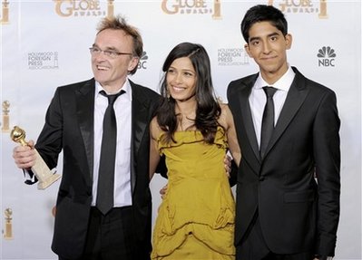 capt.d4c84c5eed7943de8ba9c5e1f5ac9659.golden_globes_press_room_cakj227.jpg