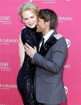 capt.4b6026275b494101a1abc131ad12f513.aptopix_44th_annual_academy_of_country_music_awards_arrivals_nvgs220.jpg