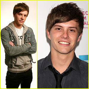 xavier_samuel_eclipse_twilight.jpg