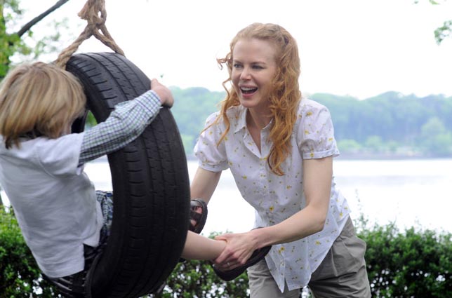 Nicole_Kidman_with_Phoenix_List_in_Rabbit_Hole.jpg