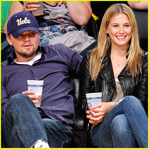 leonardo_dicaprio_bar_refaeli_lakers_game.jpg