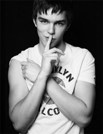 kinopoisk.ru_Nicholas_Hoult_1174618.jpg