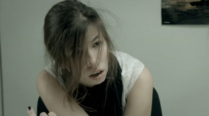 Klass_Zhizn_posle_S1E01_adrenal_in_.avi_snapshot_42.07__2011.03.05_12.16.18_.jpg