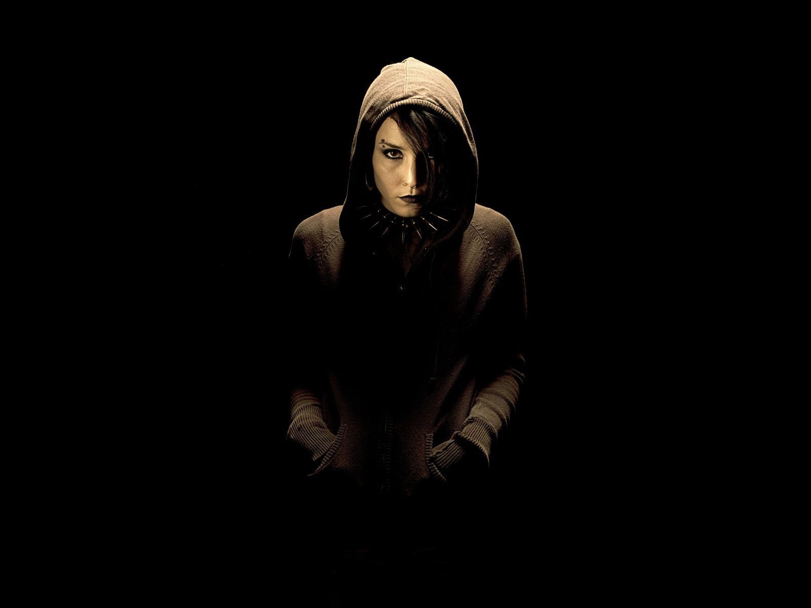 Noomi_Rapace_01.jpg