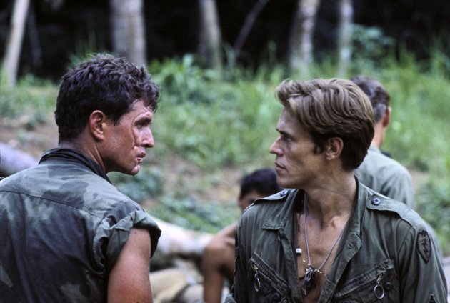 tom_berenger_willem_dafoe_platoon_production_stills_mgm_59606.jpg