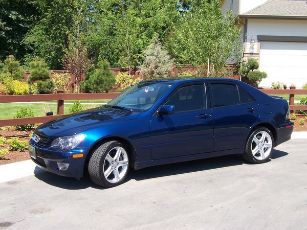 lexus_is_200__10_.jpg
