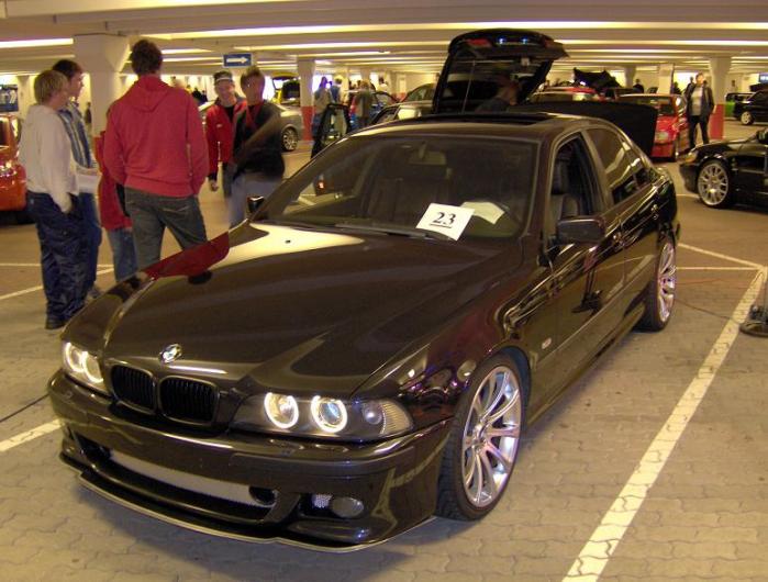 bmw_528_02.jpg