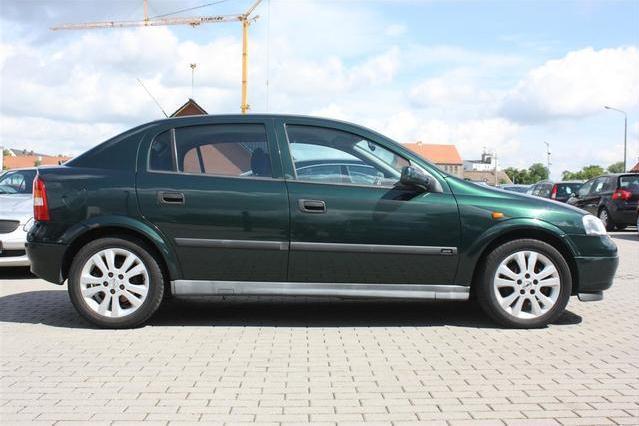 Opel_Astra_2.0_16V_Sportive_Klima_1700_Euro_002.jpg
