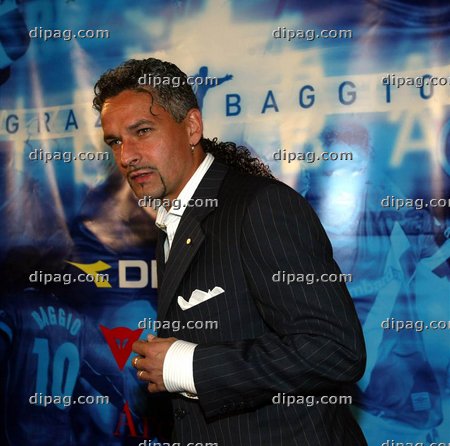 Italians_soccer_star_Baggio_looks_on_0000001793.jpg