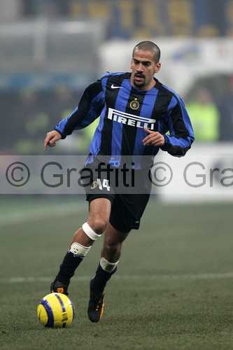 veron_interroma0821_std.jpg