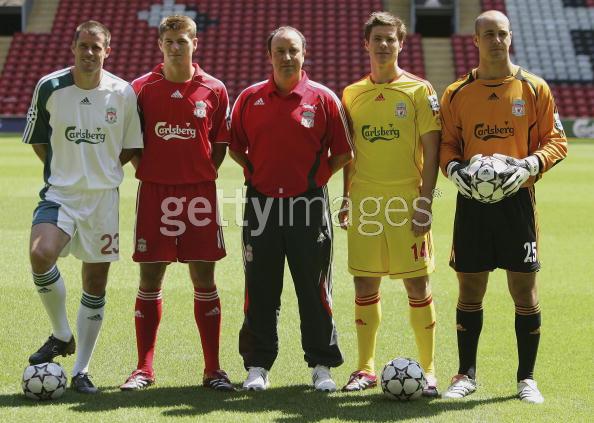 beatles_lfc___with_manager_lol.jpg