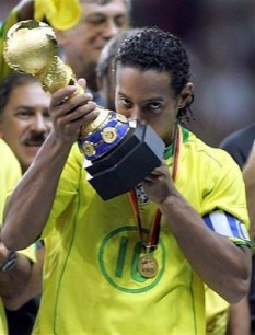 233px_Ronaldinho_1_.jpg