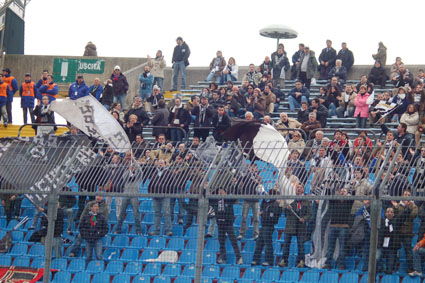Udinese_Siena_2005_06_20tifo_204.jpg