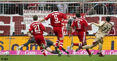 fcb_vfb_01_dpa_181106.jpg